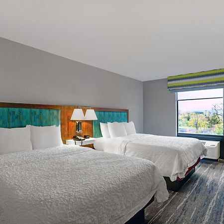 Hampton Inn Utica Exteriör bild