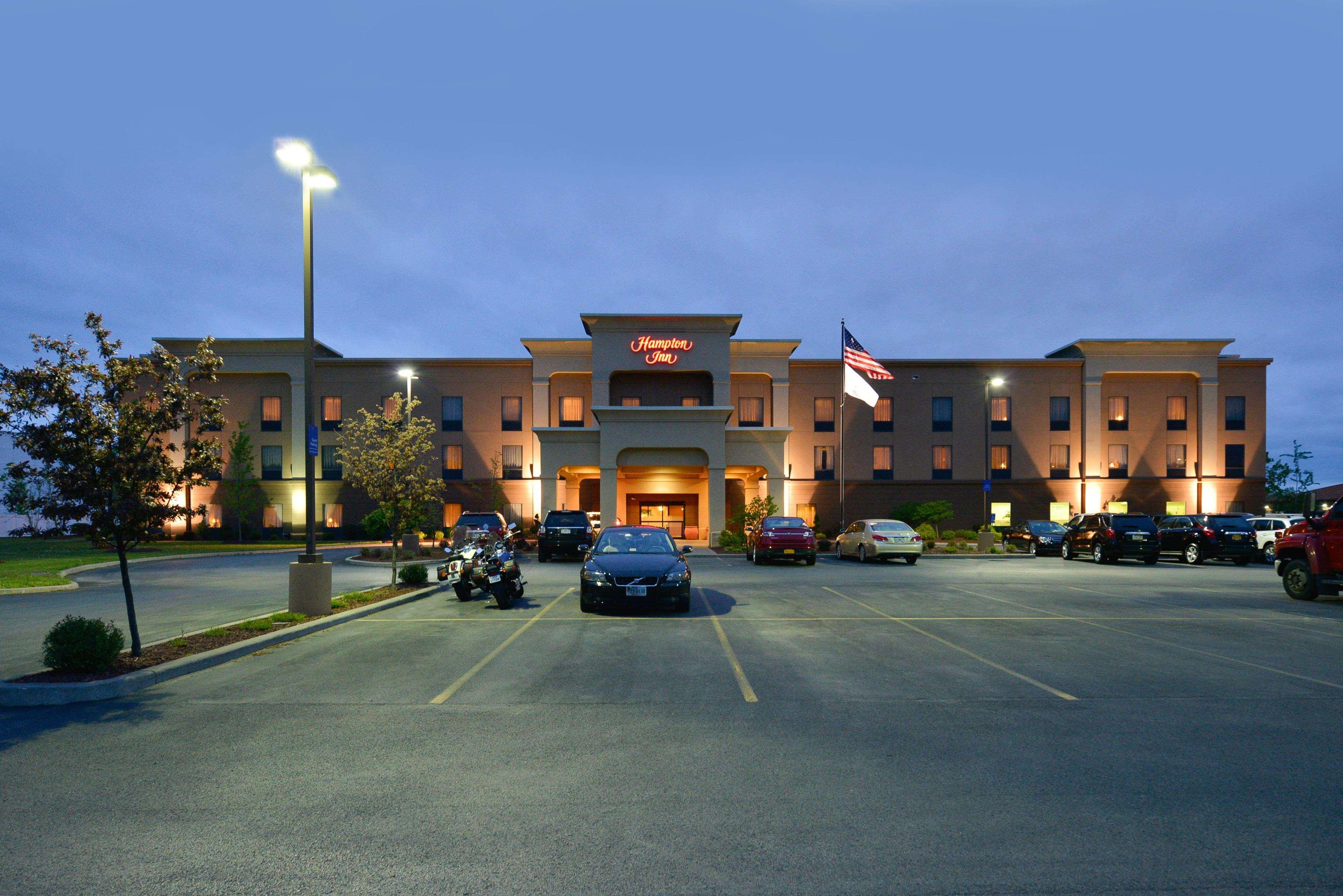 Hampton Inn Utica Exteriör bild